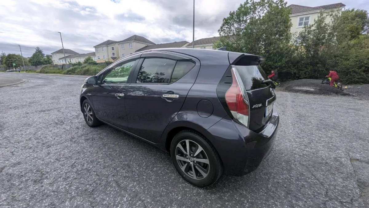 Toyota Aqua G Hybrid Highest Spec 2015 Auto - Image 2