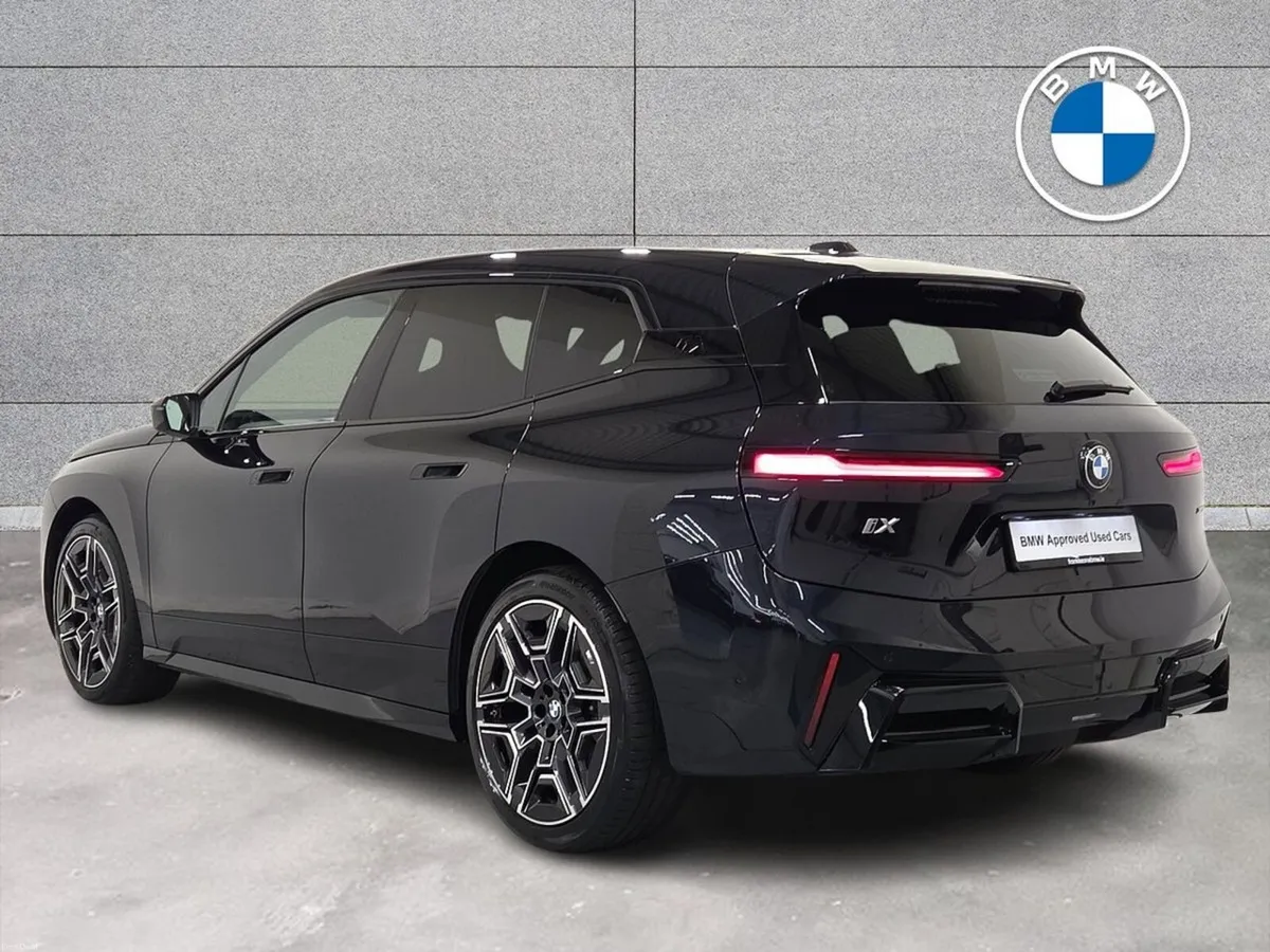 BMW iX xDrive45 M Sport - Image 3