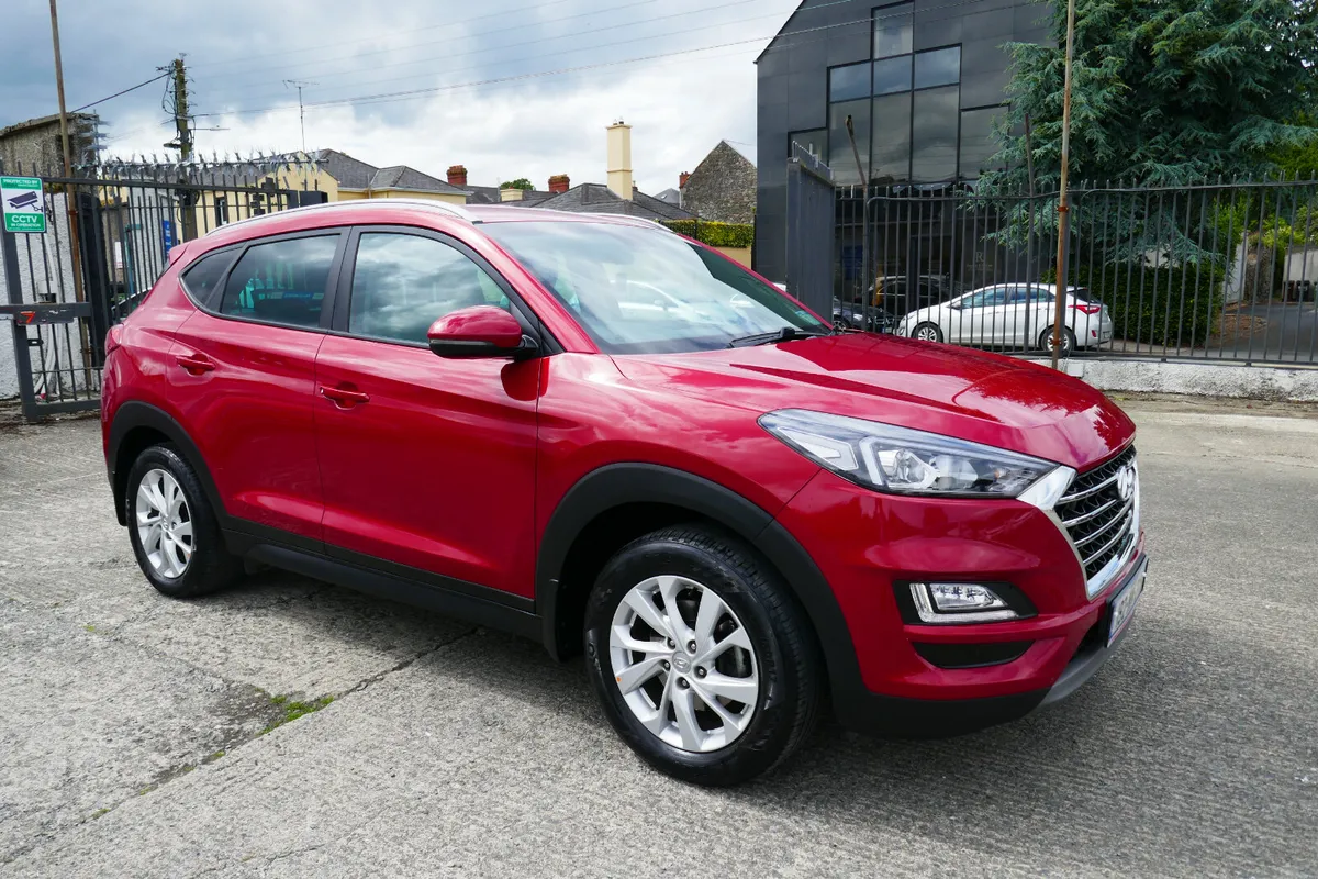 192, HYUNDAI TUSCON IX35 EXECUTIVE 1.6 5DR - Image 2
