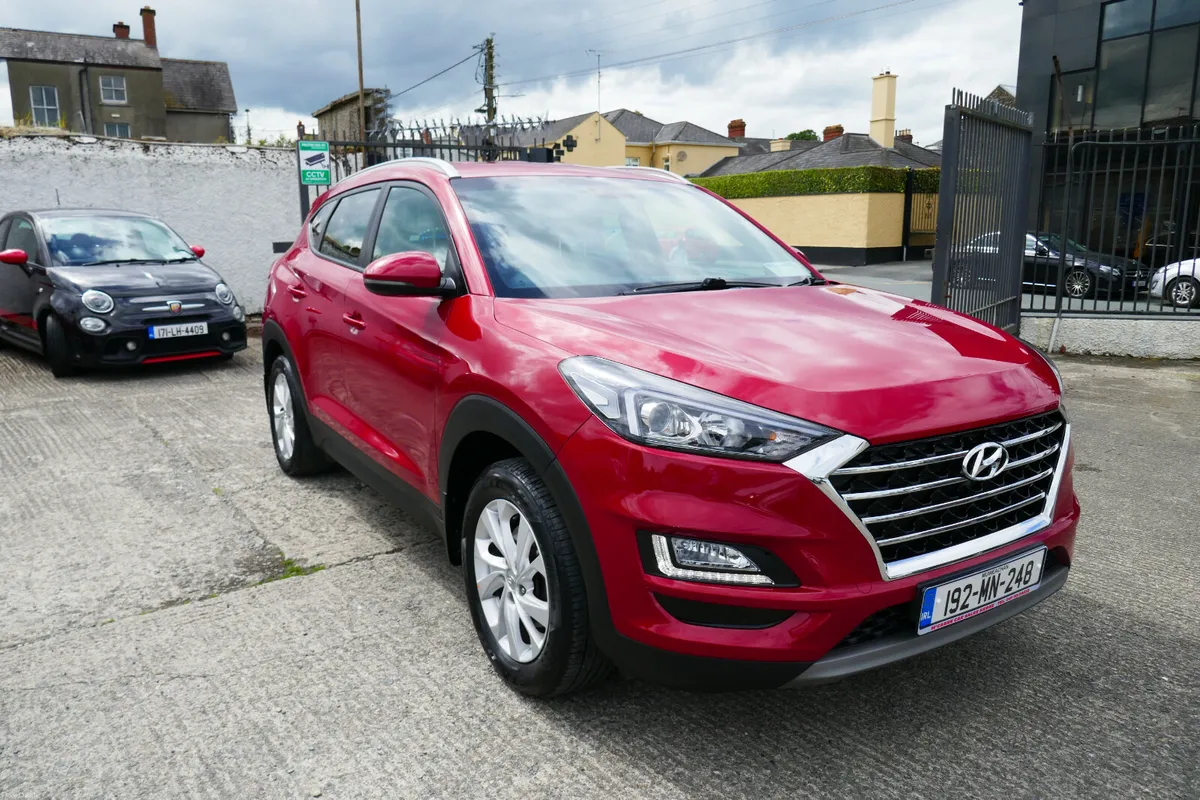 192, HYUNDAI TUSCON IX35 EXECUTIVE 1.6 5DR - Image 1