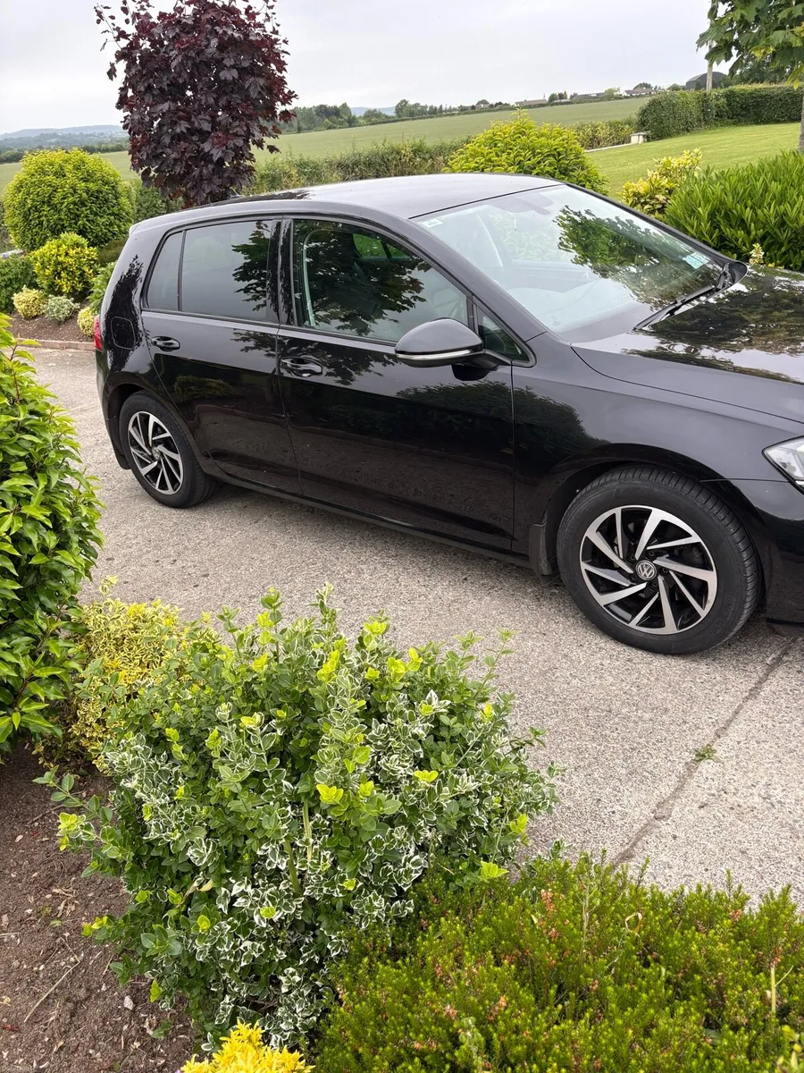 VW GOLF DIESEL 201 reg IRISH not estate - Image 2