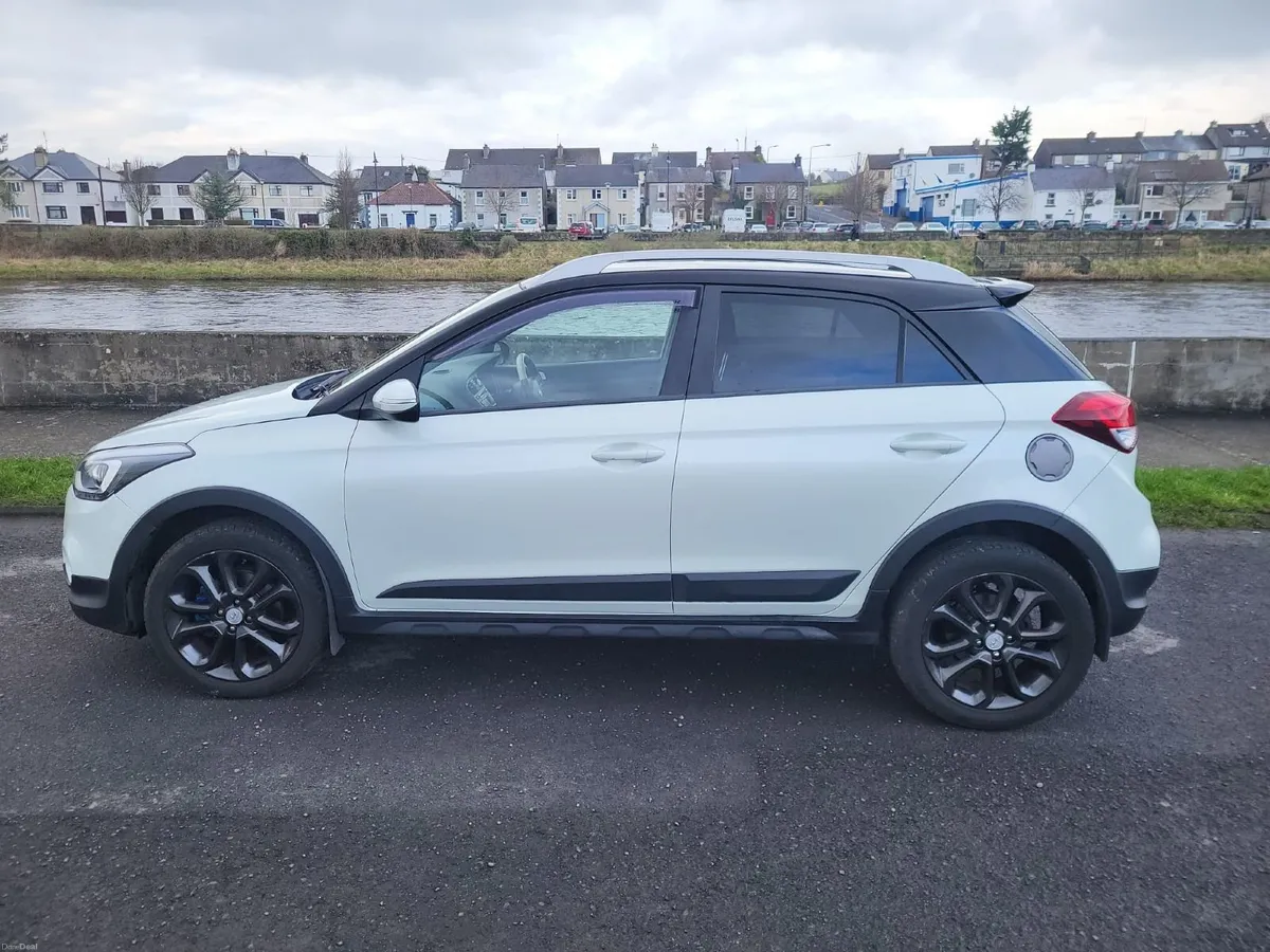 Rare Hyundai i20 Active 2016  crossover for sale. - Image 2