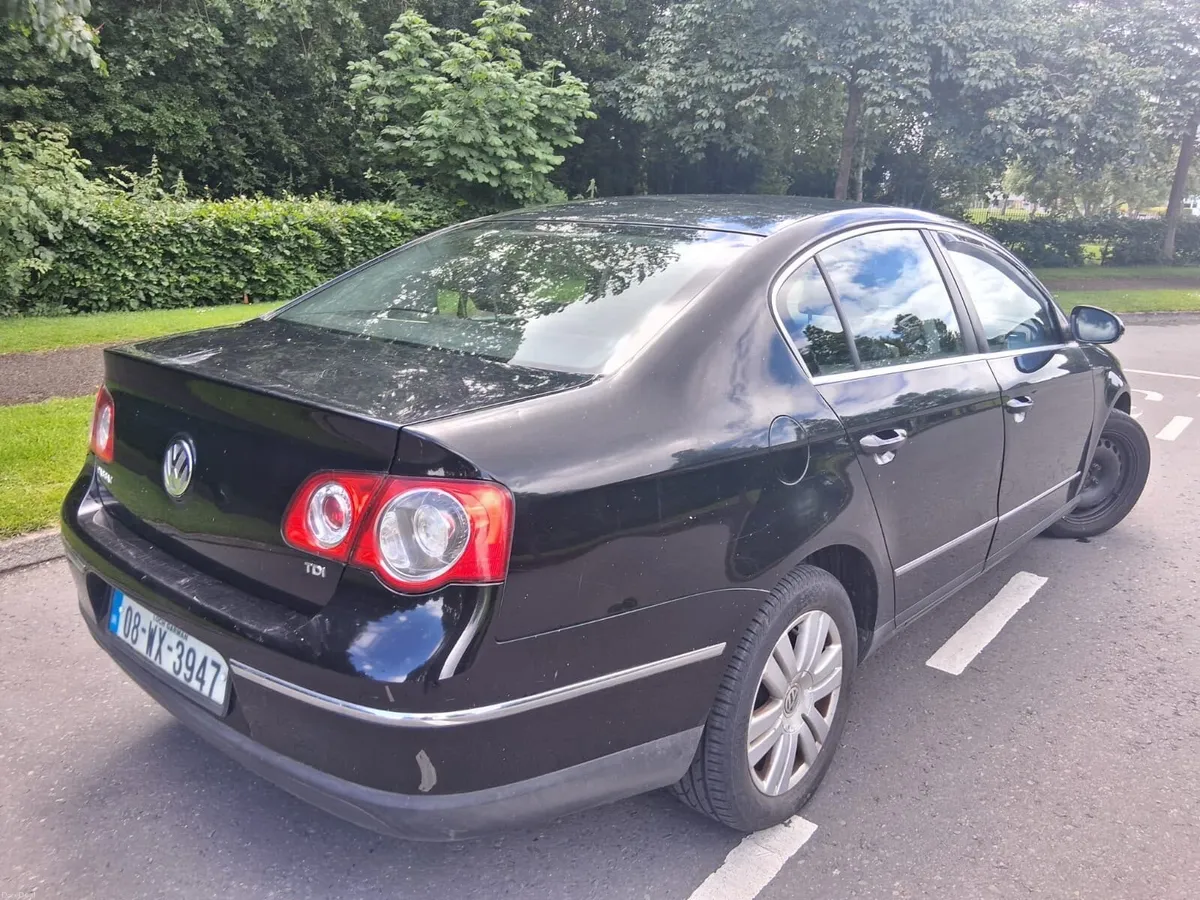 Volkswagen Passat - Image 4