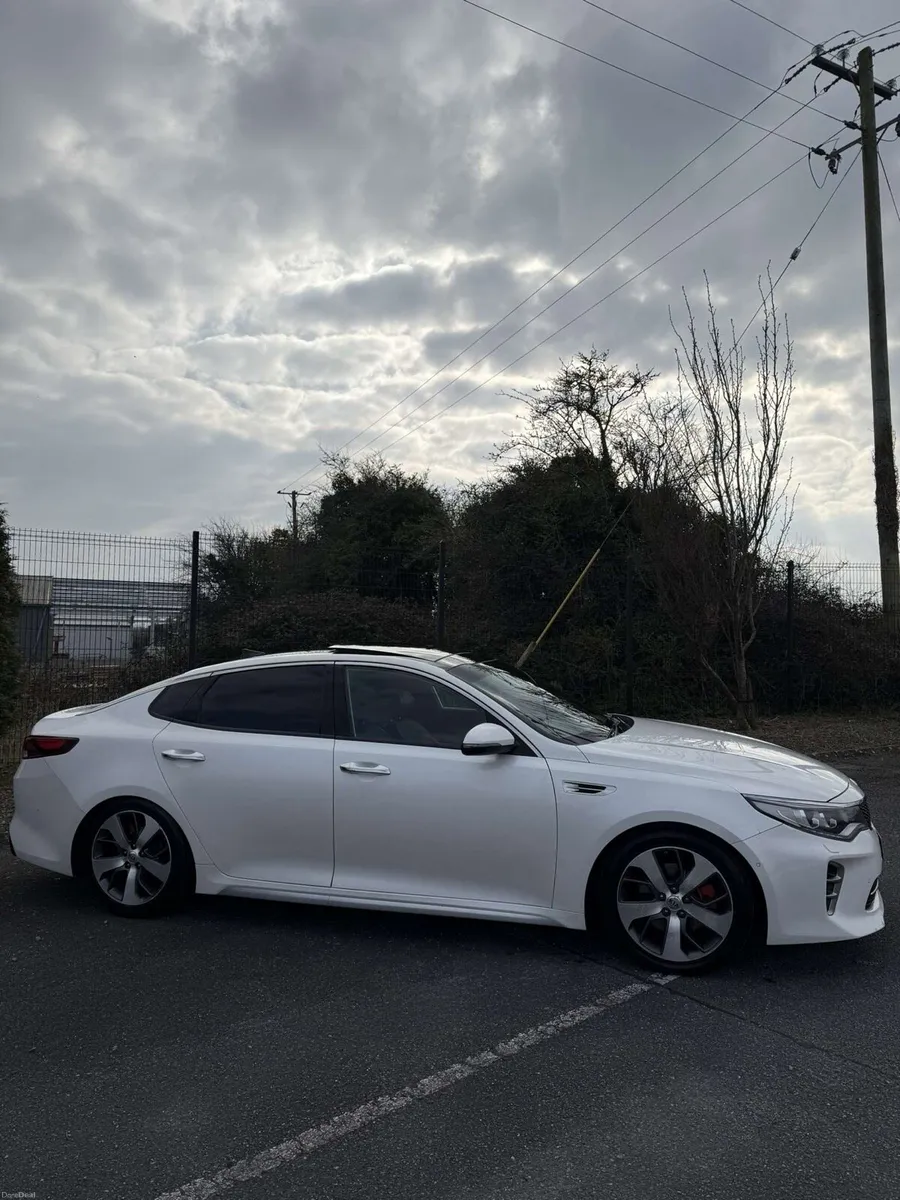 2017 Kia optima gt line - Image 4