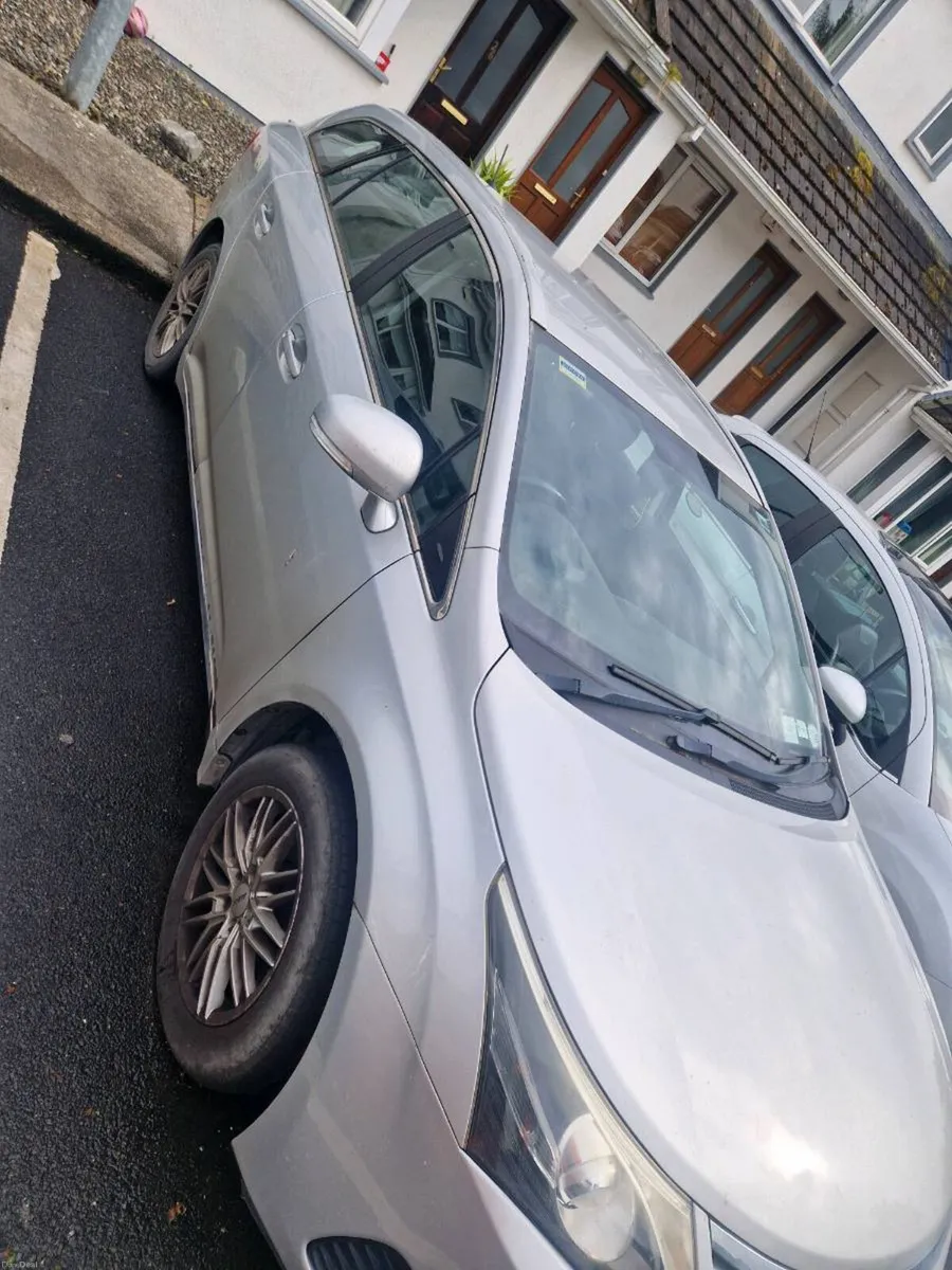 2012 toyota avensis d4d - Image 4