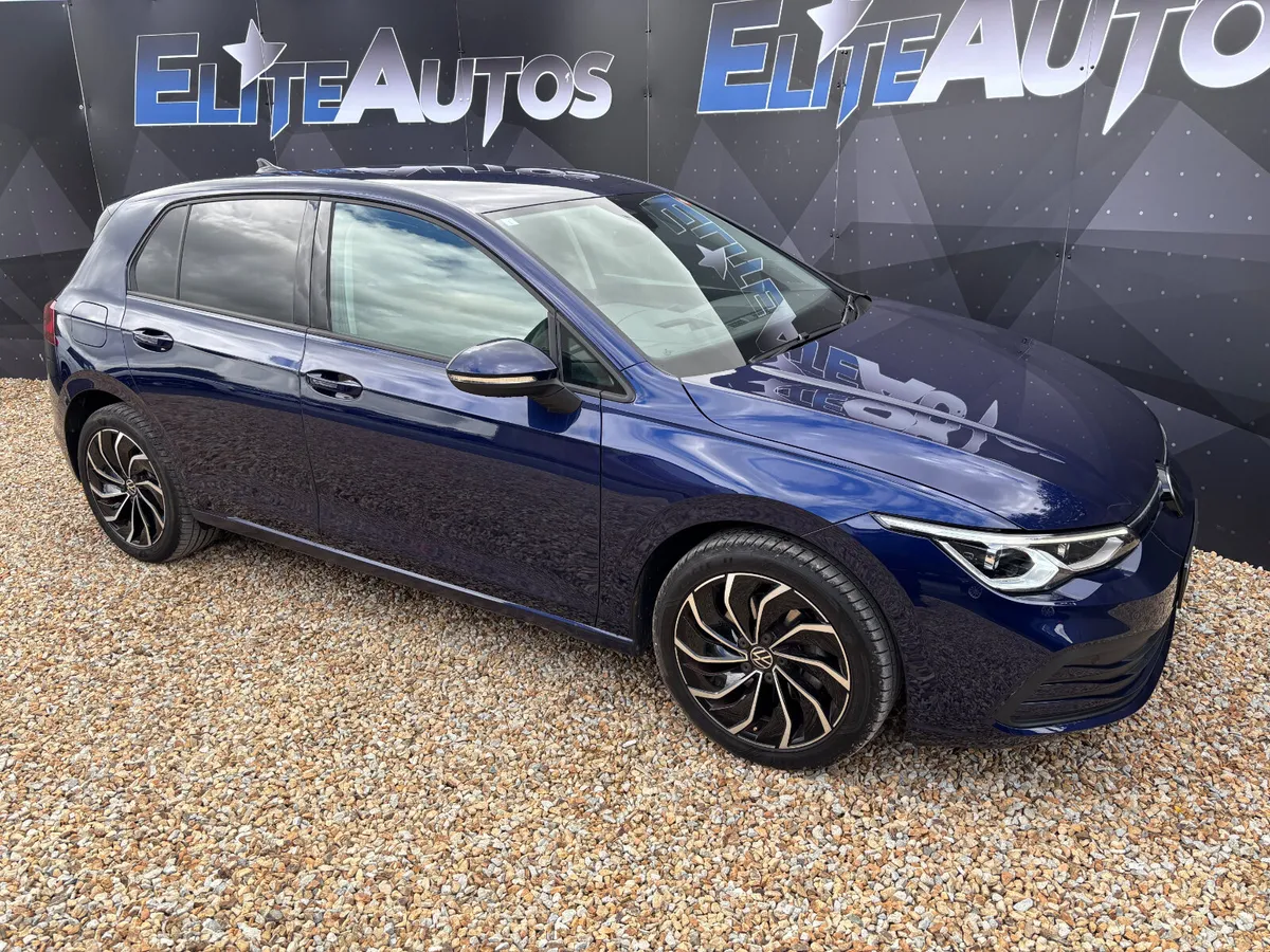 Volkswagen Golf Style eTSI DSG 2024 - Image 4