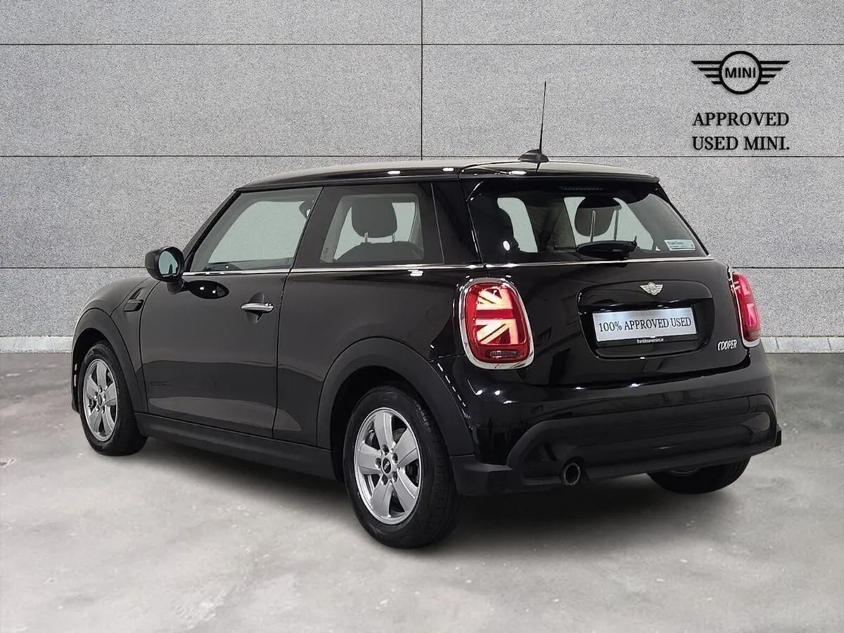 Mini Cooper 3-Door Cooper Classic - Image 2