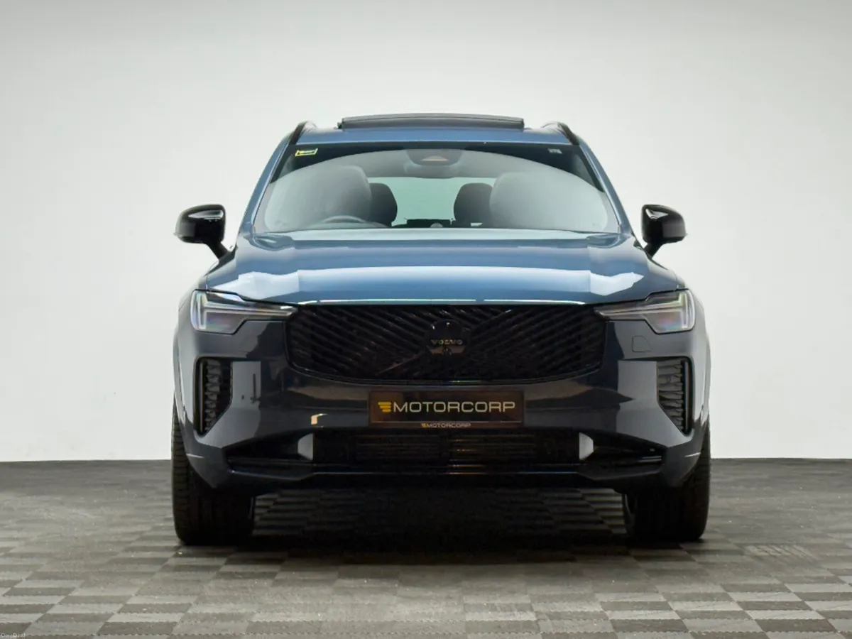 Volvo XC90 T8 ULTRA BLACK EDITION AWD *7 SEATS* - Image 2