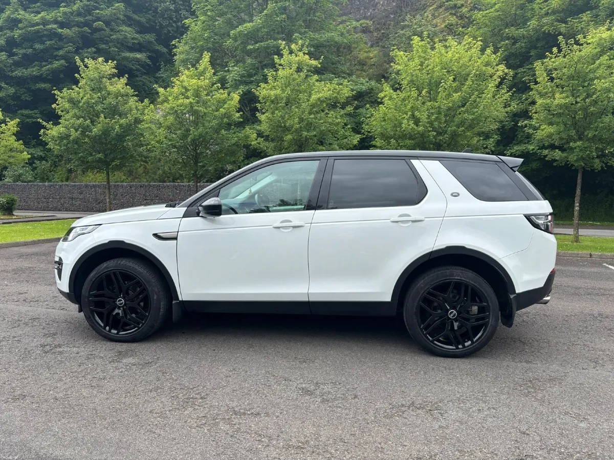 Land Rover Discovery Sport 2016 - Image 6