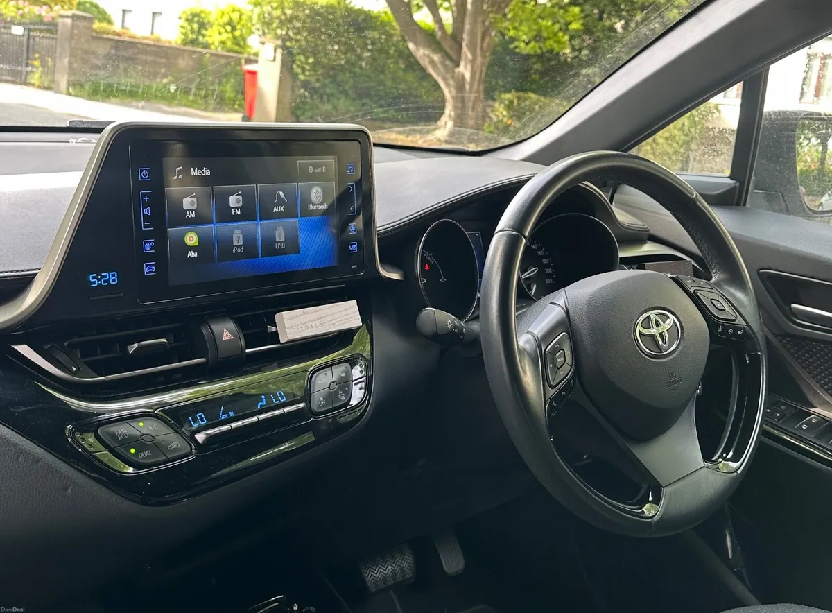 Toyota C-HR 2019 Hybrid Sport Automatic - Image 3