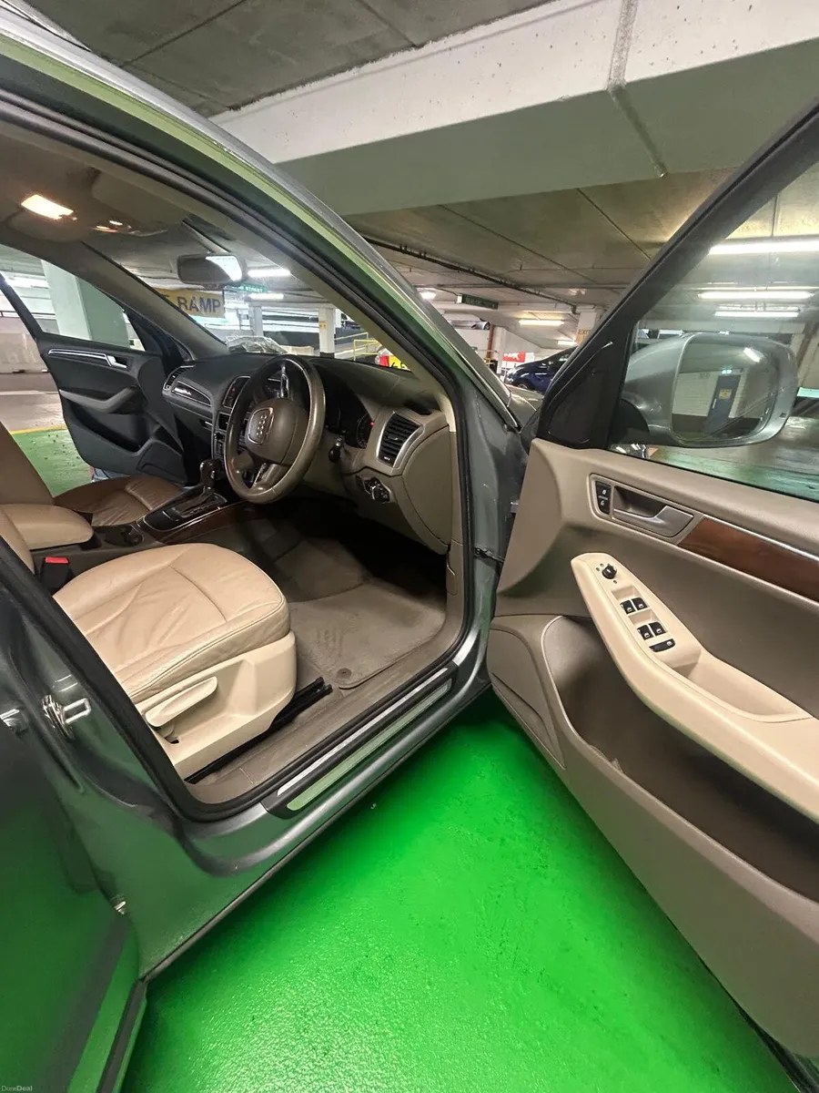 Audi Q5 2011 Automatic - Image 4