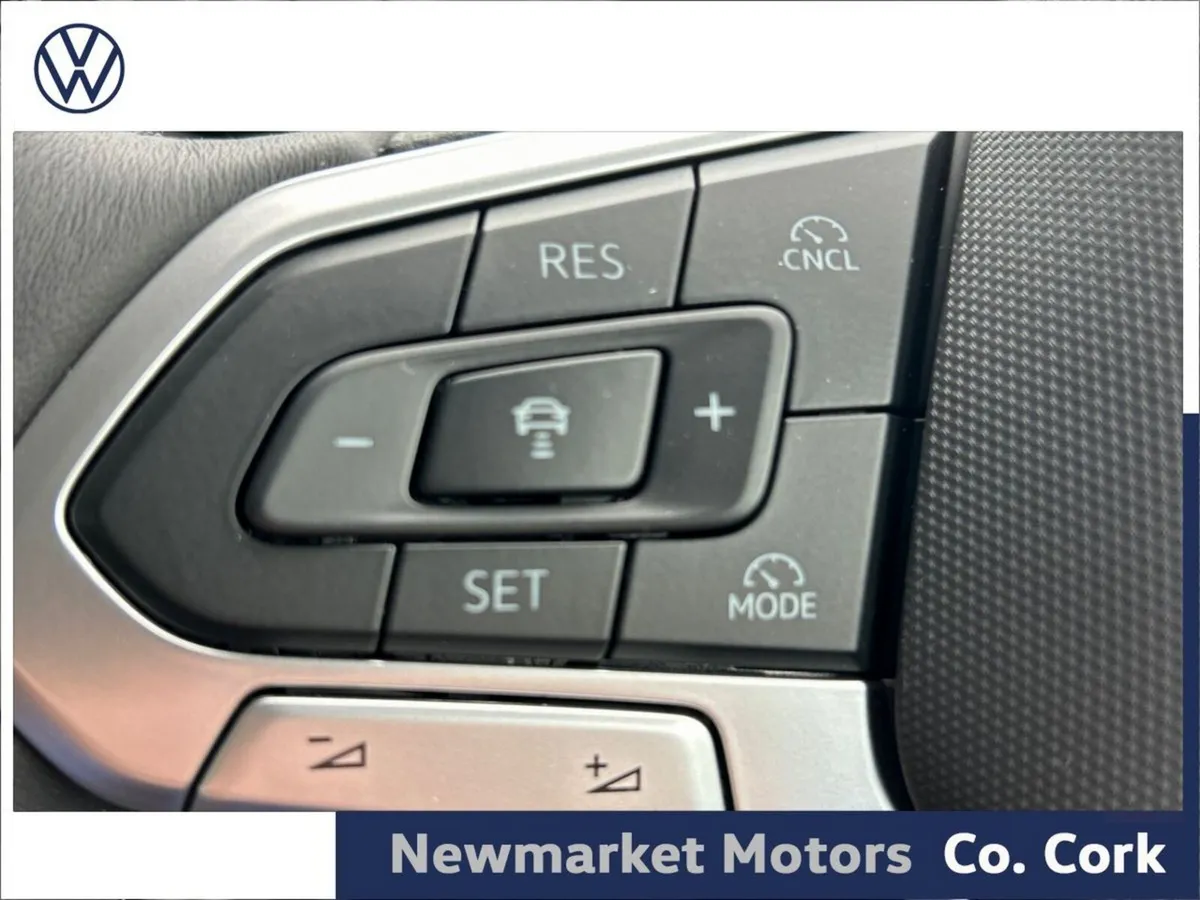 Volkswagen T-Roc LIFE 1.5TSI 116BHP AUTOMATIC MHEV - Image 3