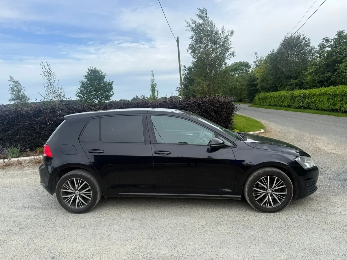 Volkswagen Golf 2013 diesel - Image 3