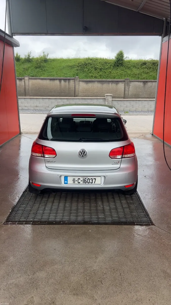 Volkswagen Golf 2011 - Image 2