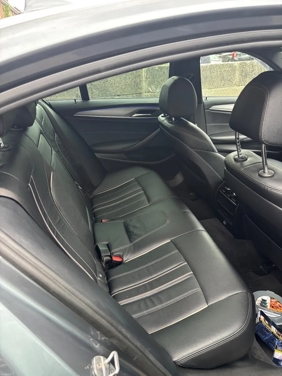 BMW 5-Series 2018 - Image 2