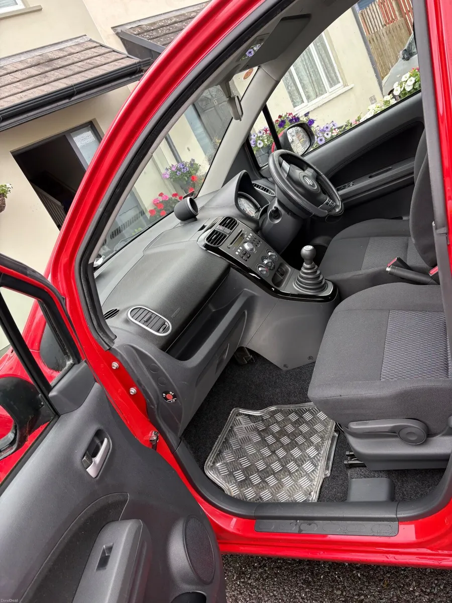 Suzuki Splash 2012 - Image 6