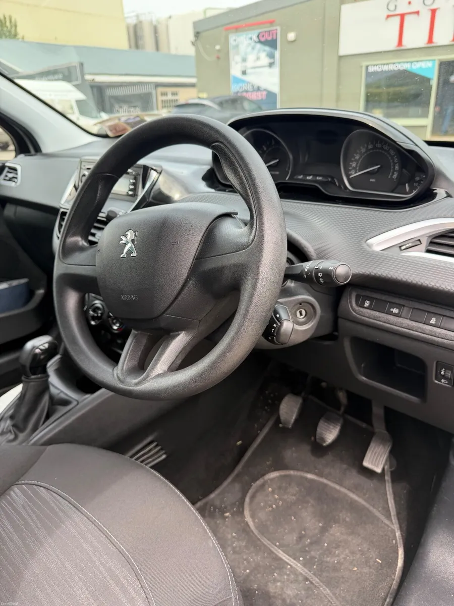 Peugeot 208 2017 - Image 3