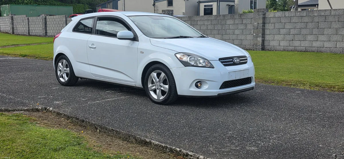 Kia Ceed 2011 - Image 4