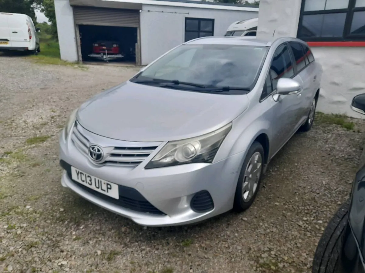2013 TOYOTA AVENSUS ESTATE - Image 1