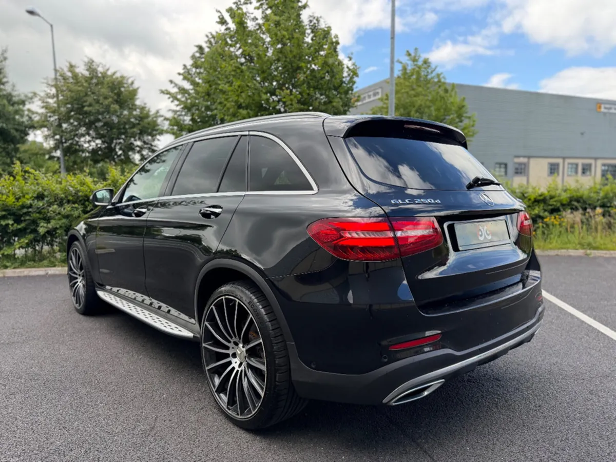 Mercedes-Benz GLC GLC250D AMG PREMIUM PLUS 4MATIC - Image 3