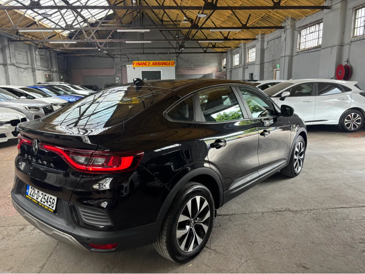 Renault Arkana ICONIC TCE 140 AUTO EDC 5DR AU - Image 2