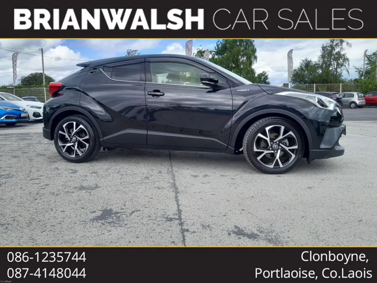 Toyota C-HR DAA-ZYX10 - Image 1