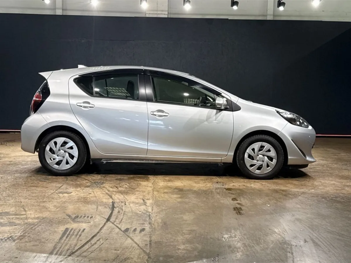 Toyota Aqua 1.5 HYBRID S BUSINESS PACKAGE - CREAM - Image 2