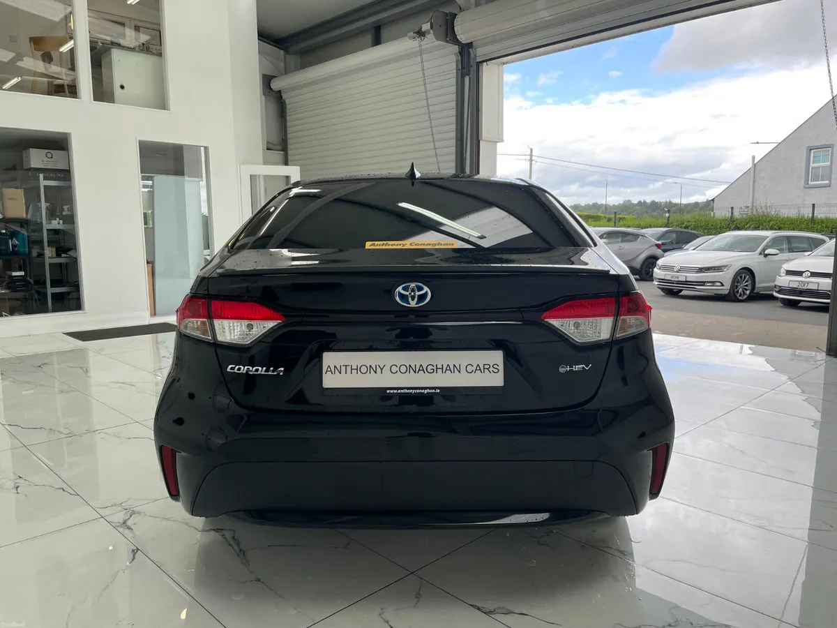 251 TOYOTA COROLLA SPORT HYBRID - Image 4