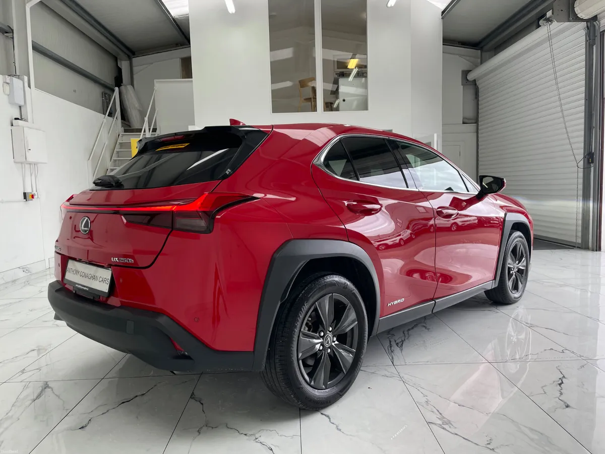 2021 LEXUS UX250h VERSION C - Image 3