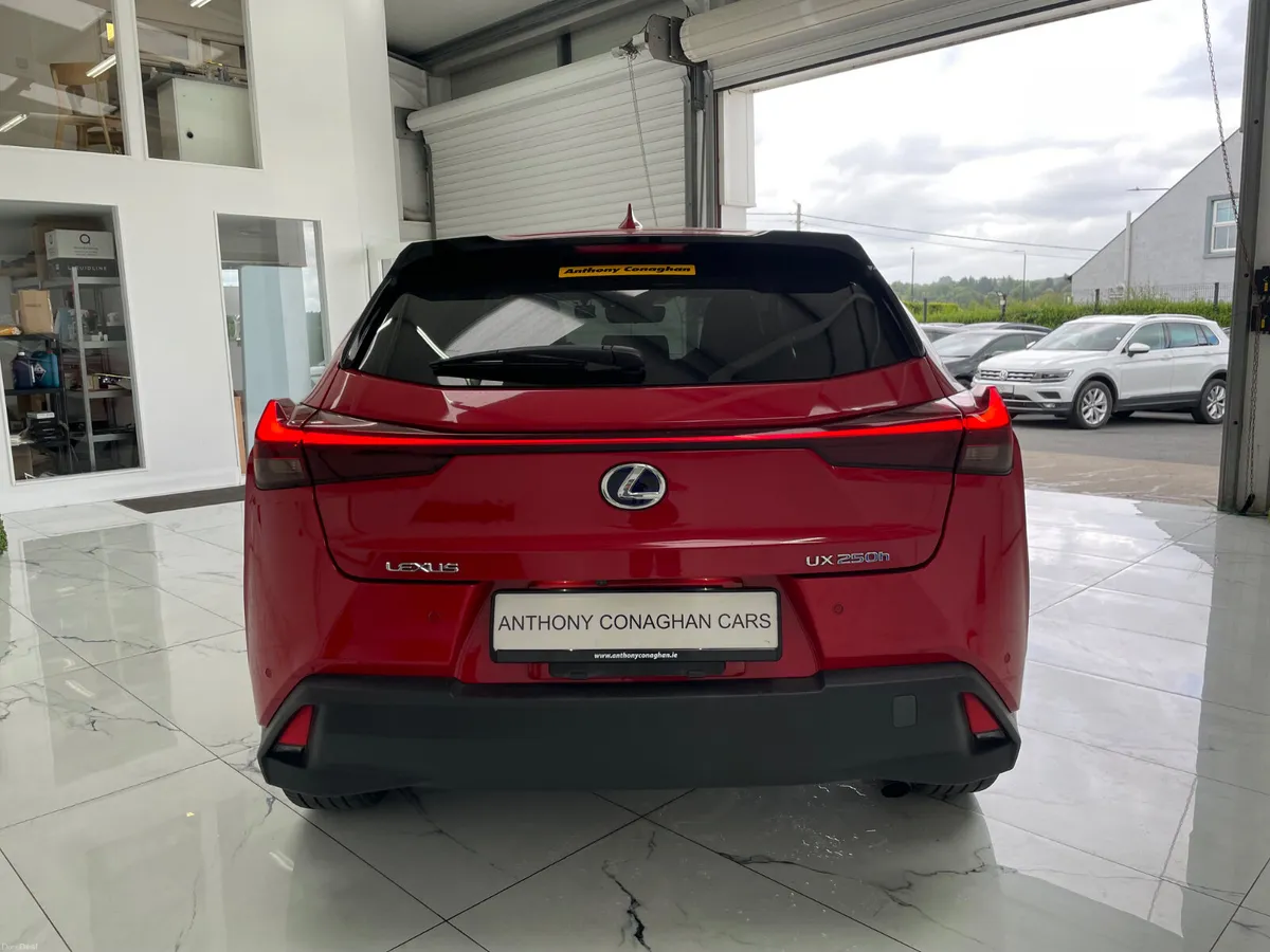 2021 LEXUS UX250h VERSION C - Image 4