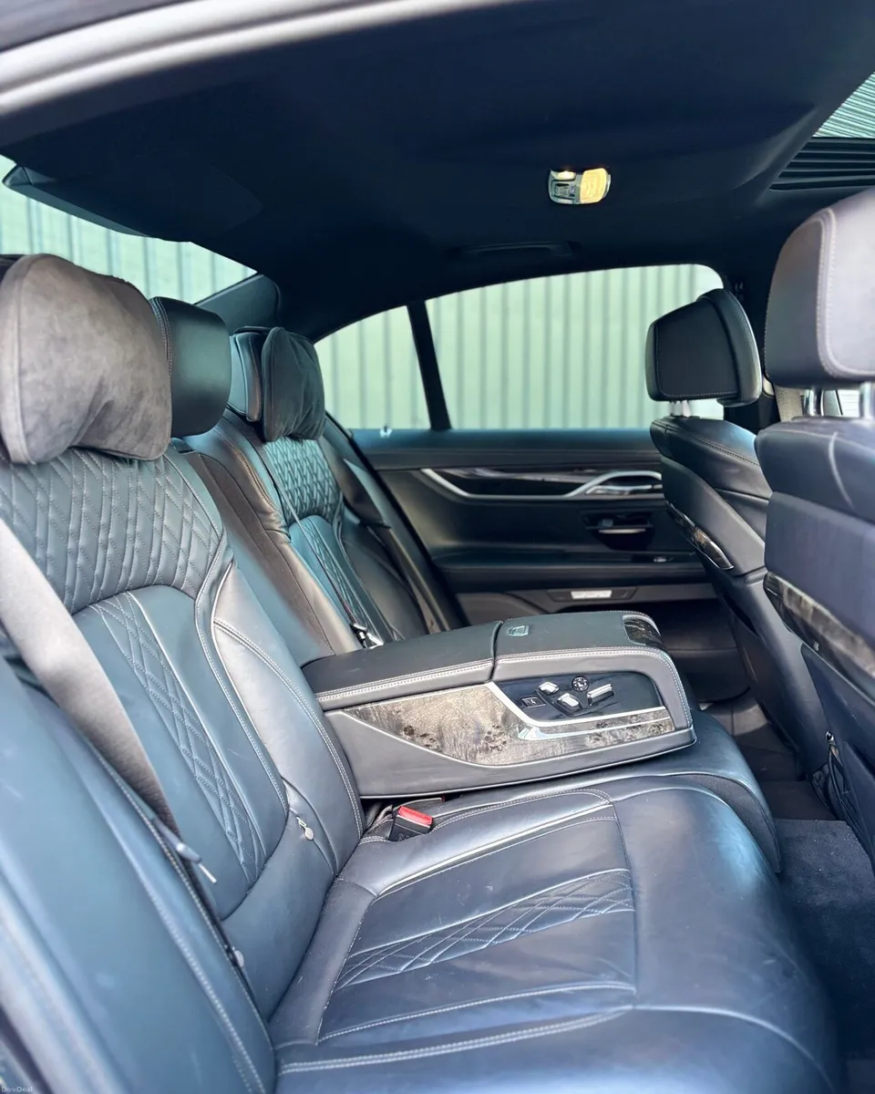 2017 (171) BMW 730D MSport X-Drive (Huge Spec) - Image 2