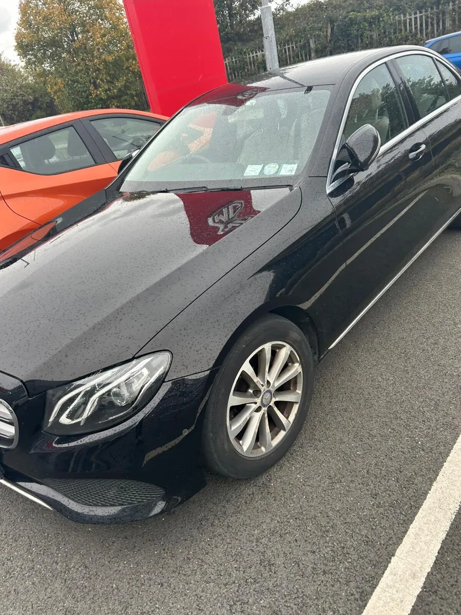 Mercedes-Benz E220D 2016 - Image 2