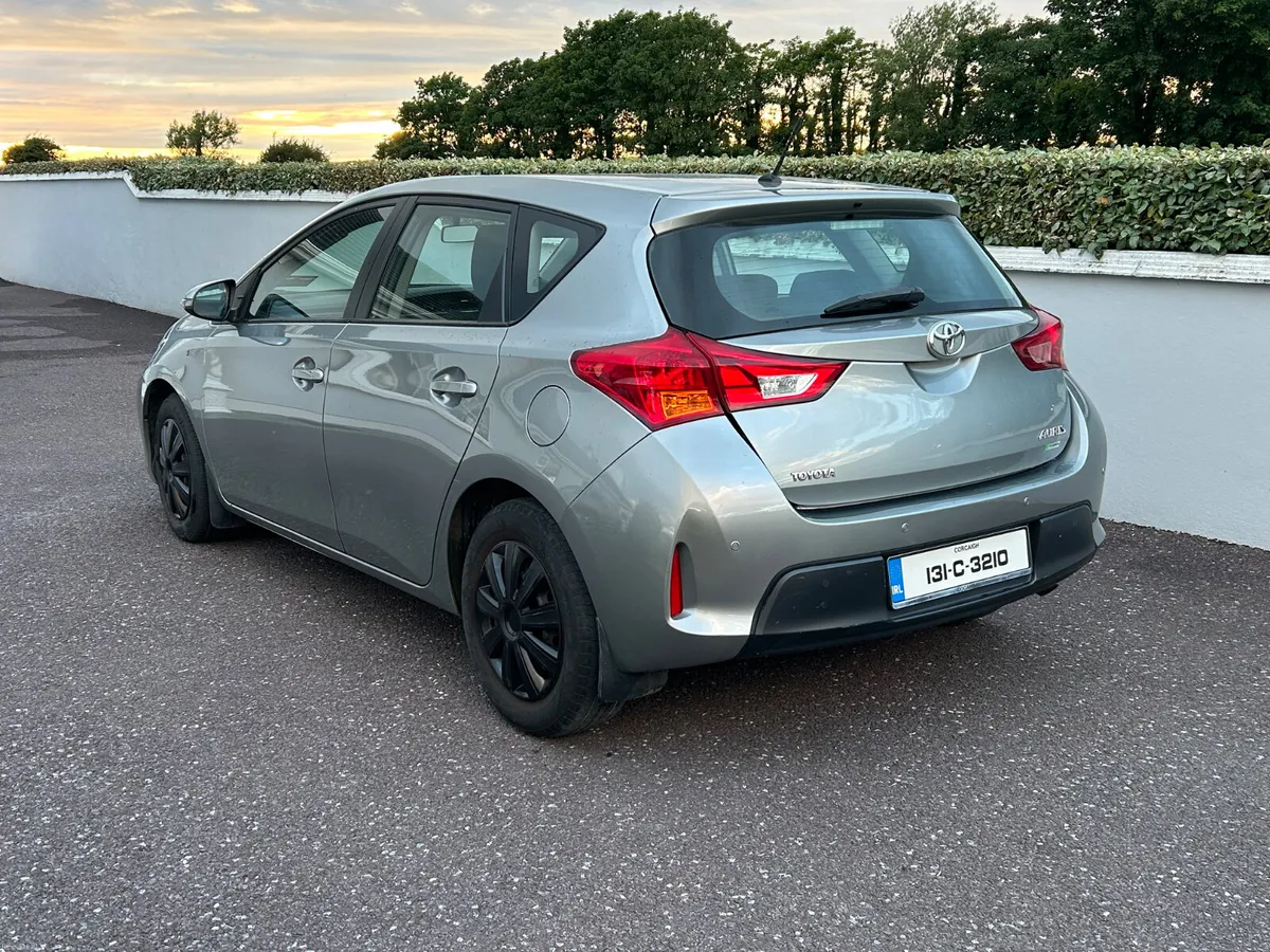 Toyota Auris 2013 low miles new NCT - Image 3