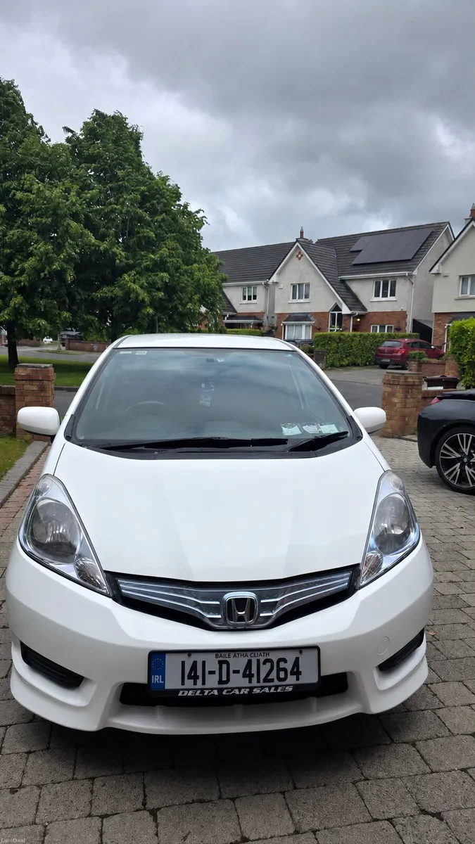HONDA Fit Shuttle Hybrid 141 - Image 3