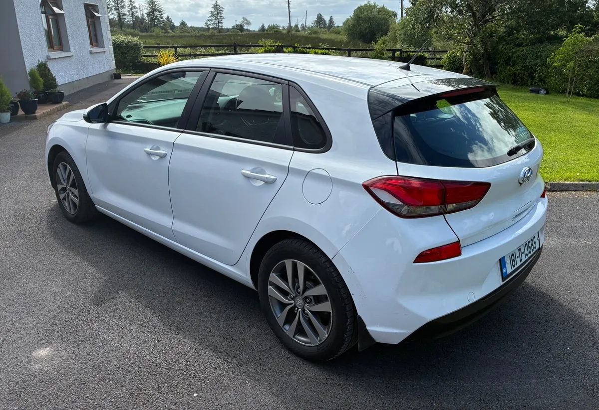 Hyundai i30 2018 - Image 2