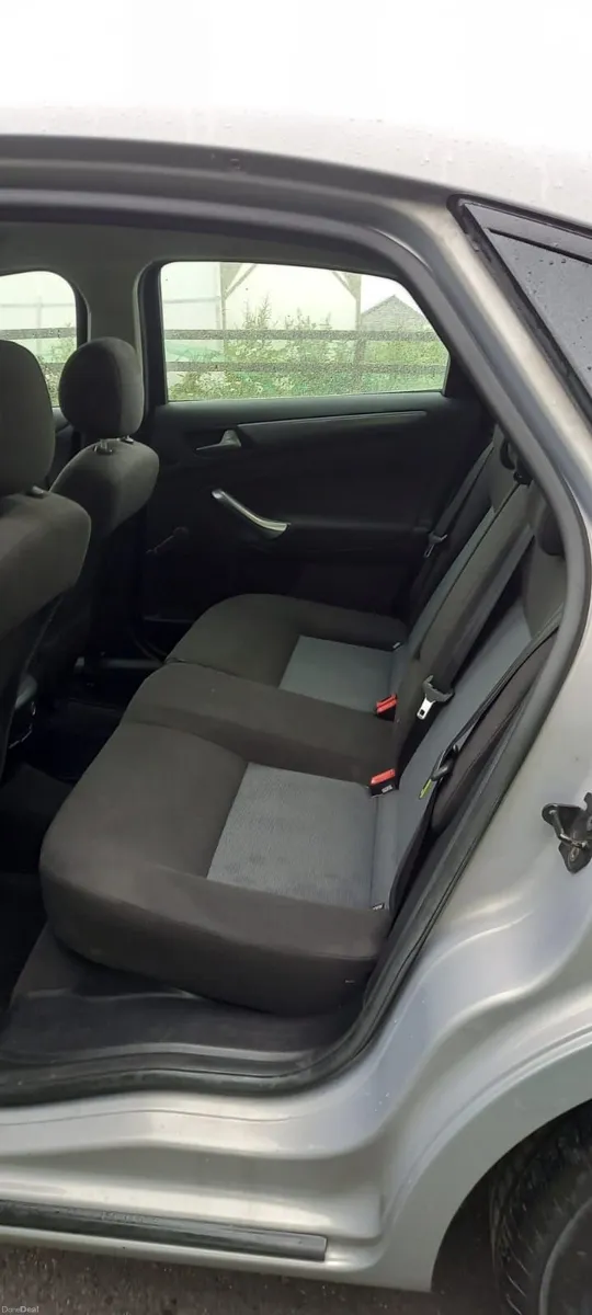 Ford Mondeo 2011 2.0 tdci - Image 2