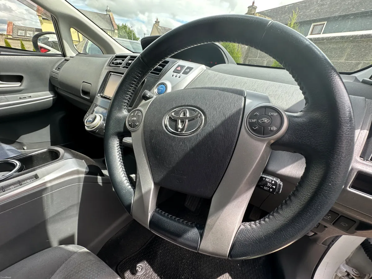 Toyota Prius Alpha – 2013 Hybrid - Image 3