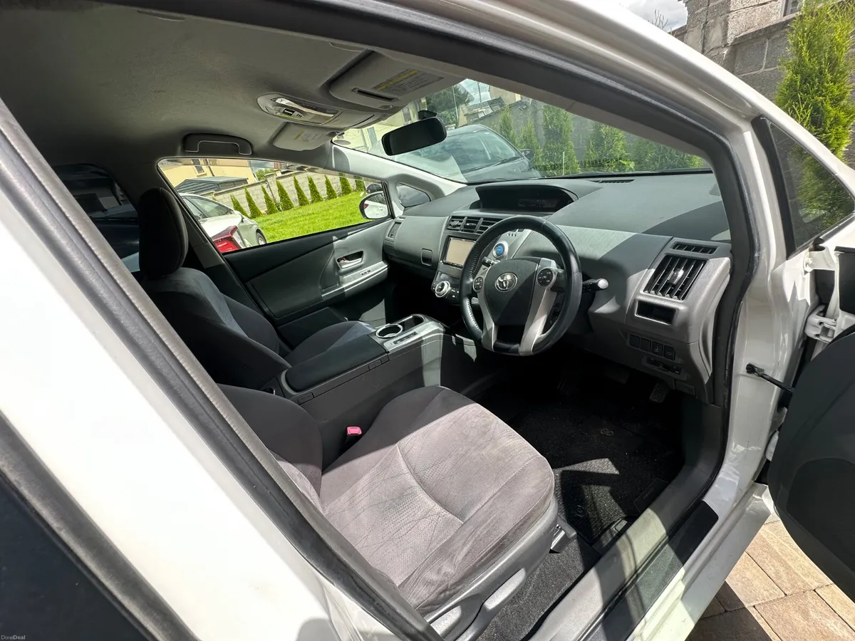 Toyota Prius Alpha – 2013 Hybrid - Image 2