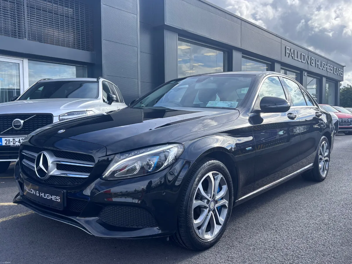 MERCEDES-BENZ C-CLASS C350e // LOW KMS - Image 6