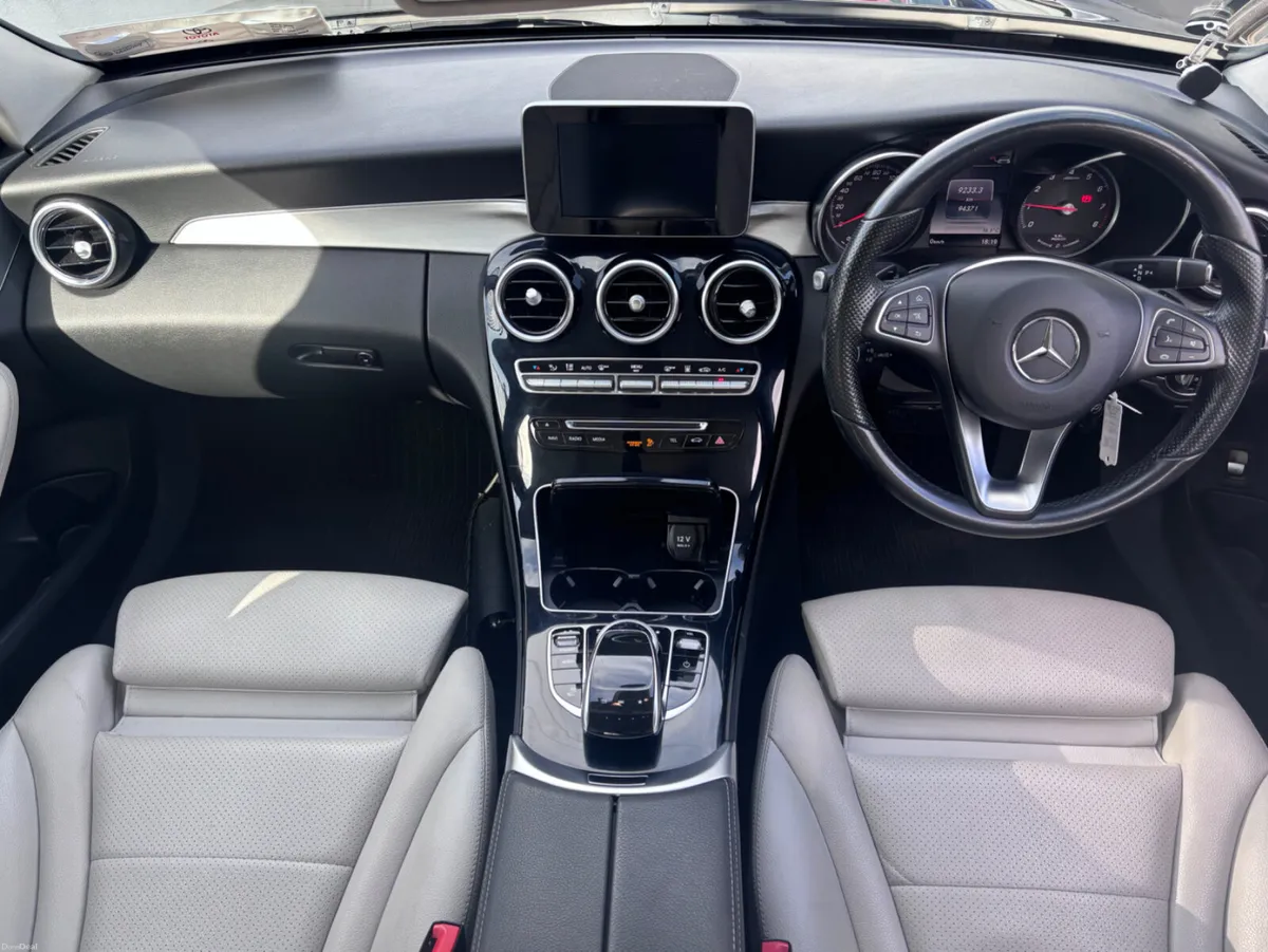 MERCEDES-BENZ C-CLASS C350e // LOW KMS - Image 3
