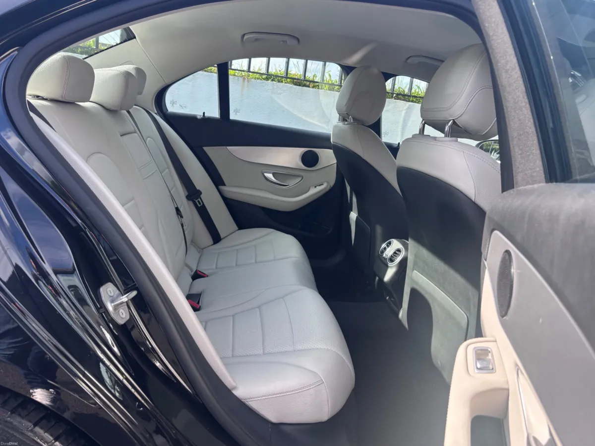 MERCEDES-BENZ C-CLASS C350e // LOW KMS - Image 5