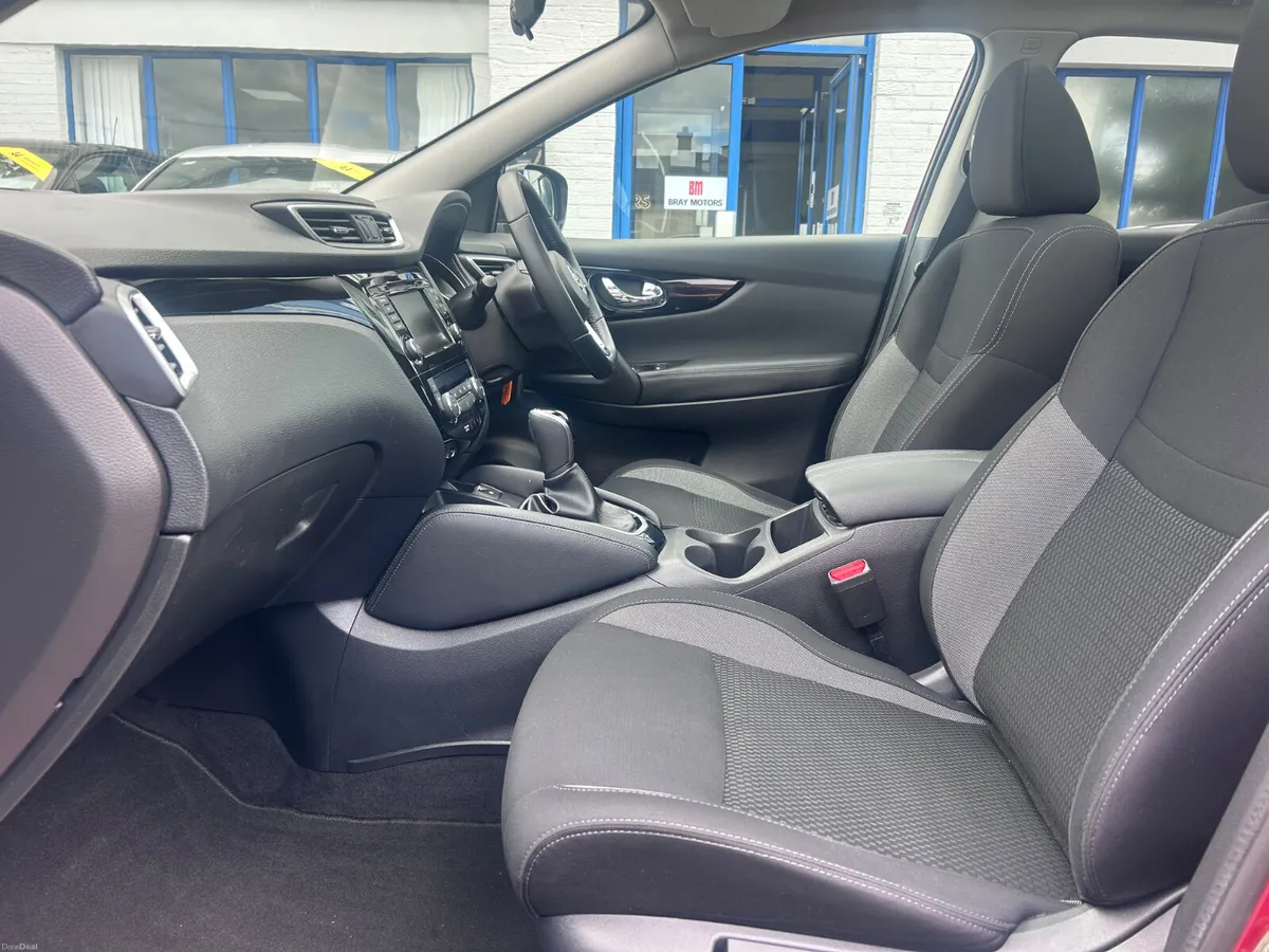 2019 NISSAN QASHQAI 1.3 PETROL SV AUTO LOW KMS - Image 4
