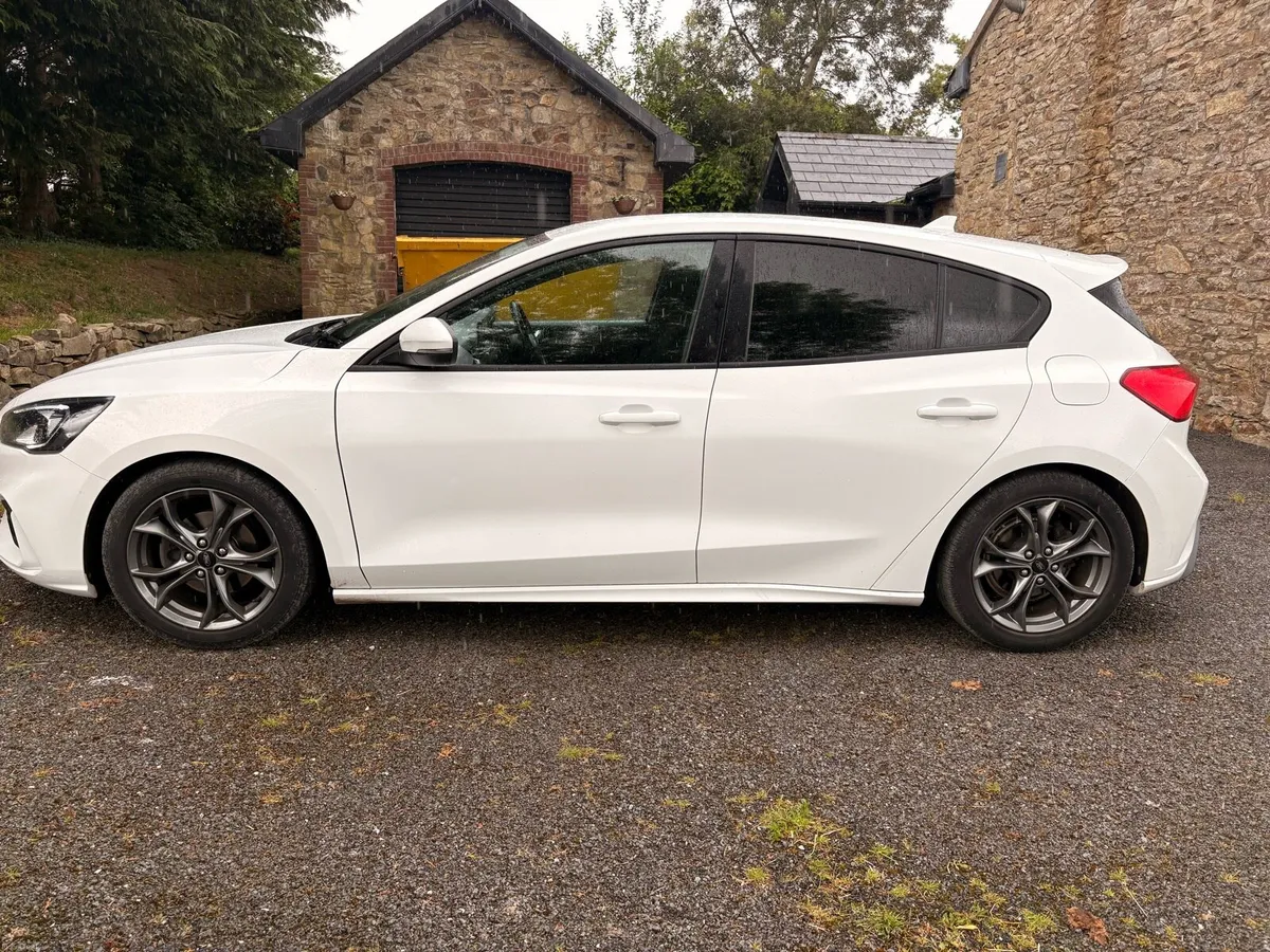 White 191 Ford Focus ST Line - Image 2