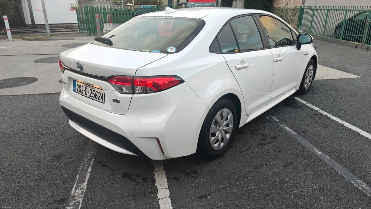 Toyota Corolla 1.8 Hybrid 2020(NEW NCT) - Image 3