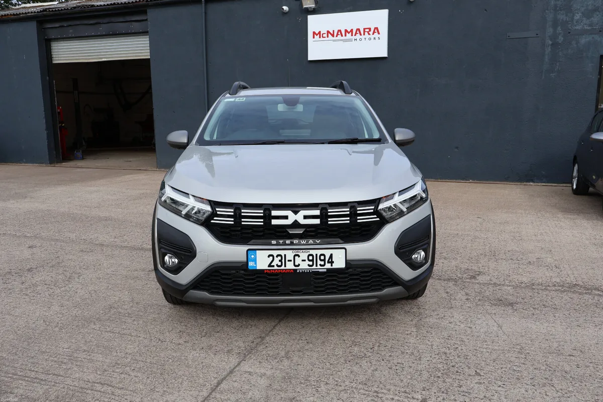 Dacia Sandero Stepway Journey Huge Spec 'As New' - Image 4