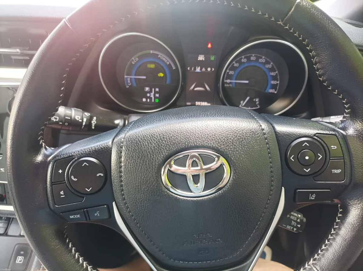 Toyota Auris 1.8 Hybrid 1/2 Leather & Suede, 2017 - Image 5