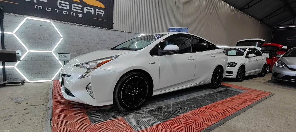 172- Toyota Prius 1.8 Petrol Hybrid - Image 2