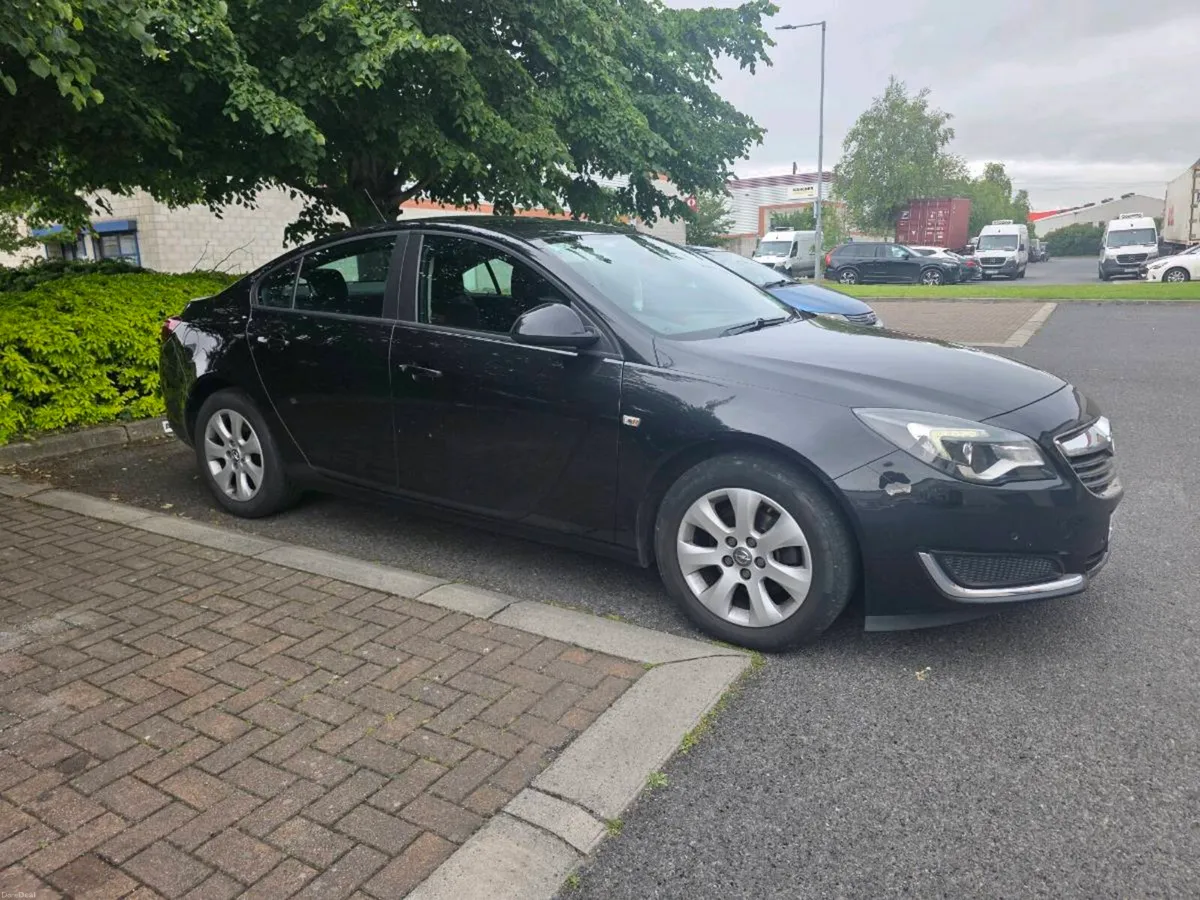 Opel Insignia - Image 1
