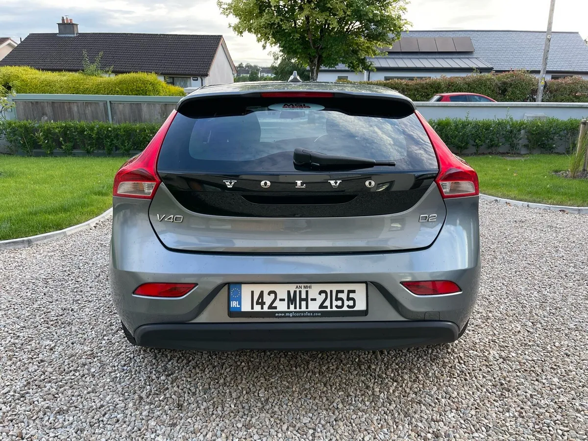 Volvo v40 - Image 3