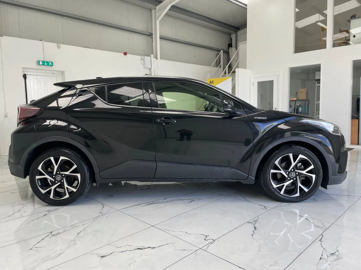 2017 TOYOTA C-HR 1.8 HYBRID AUTOMATIC - Image 2